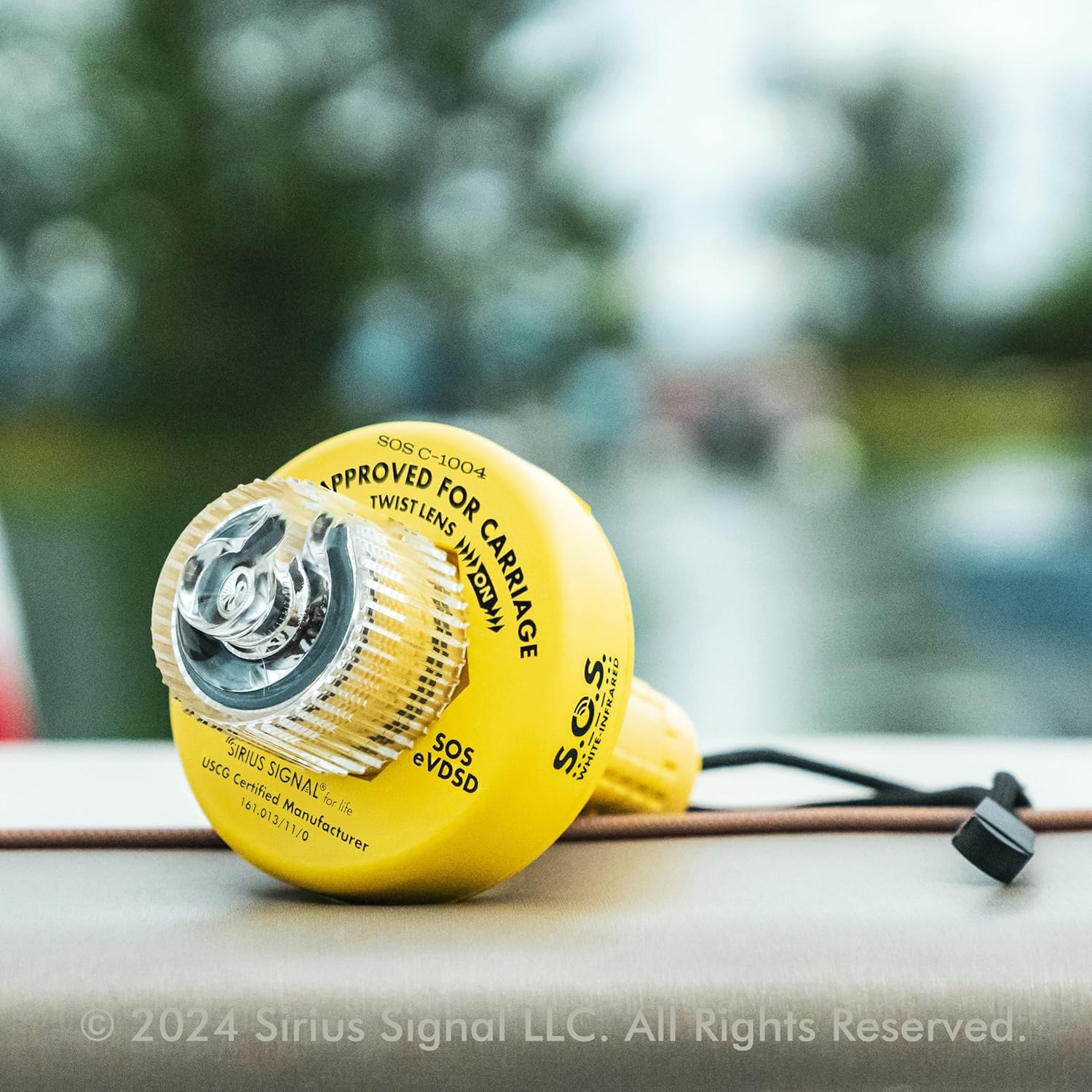 Sirius Signal C-1004 SOS LED Distress Signal - White & Infrared, USCG Approved, Includes Display Mount, Storage Mount, Daytime Flag & Whistle - Image 5